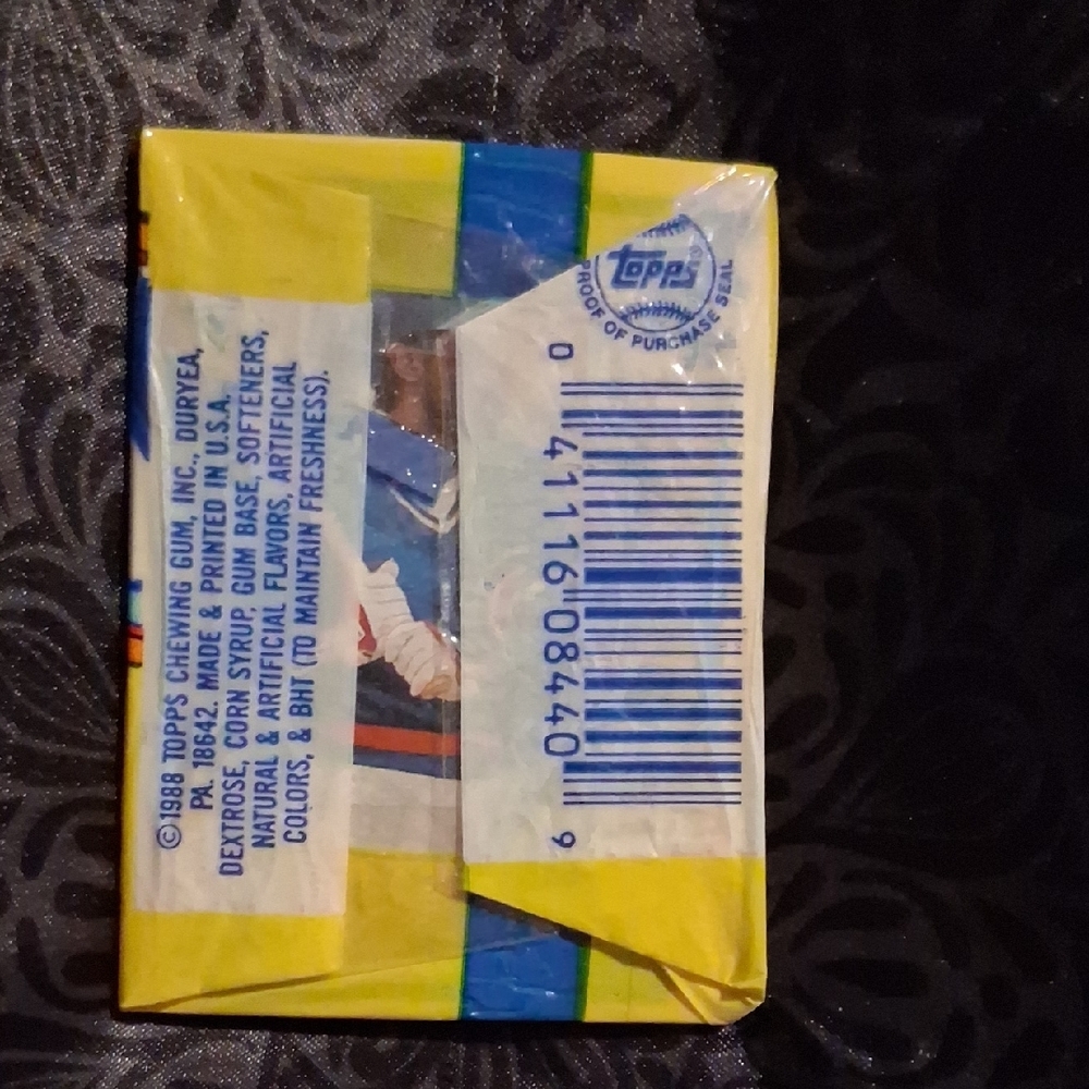 Topps Yellow Baseball Coins & Sticker Pack Duo - Picture 3 of 5